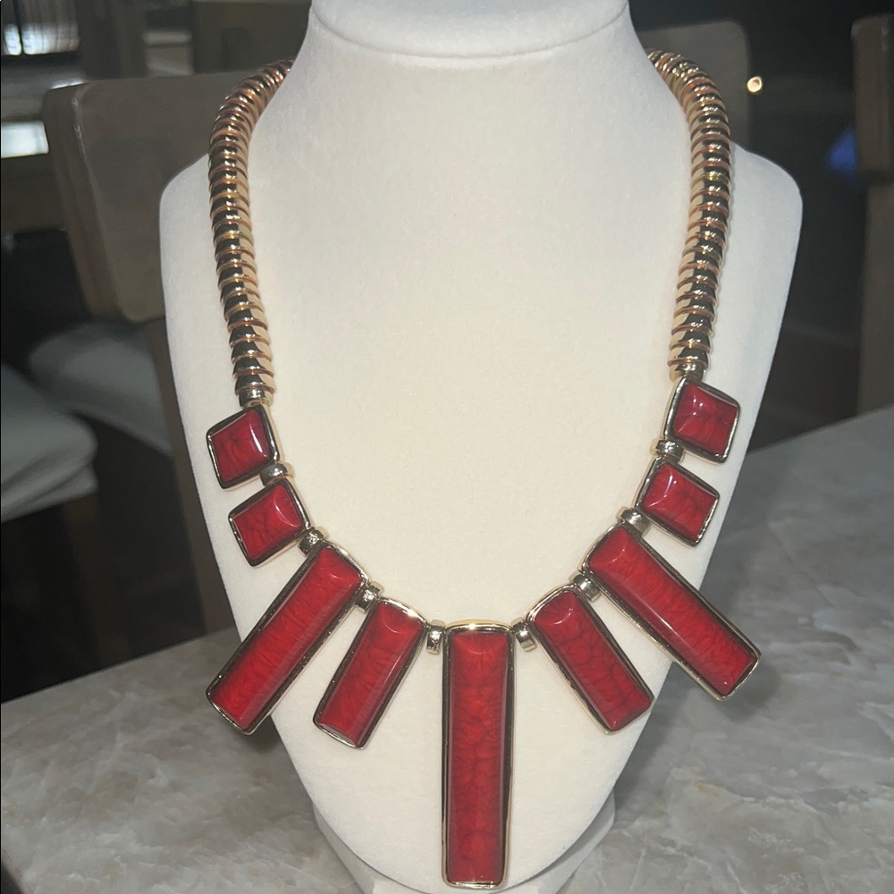 NWOT Amrita Singh Red and Gold Statement Necklace